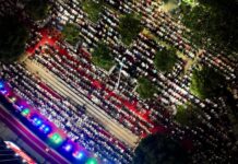 Mengintip Babak Pertengahan Ramadan, Penampakan Warga Melaksanakan GMSSB di Anjungan City Of Makassar Bak Lautan Manusia