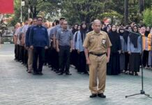 Pimpin Apel Pagi, Kabag Humas Sekretariat DPRD Makassar Tekankan Staf Pegang Tegush Disiplin dan Dedikasi