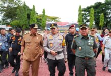 Polda Sulsel Terjunkan 4.561 Personel dalam Operasi Ketupat 2024, Pj Gubernur Bahtiar Ingatkan Petugas Jaga Kesehatan