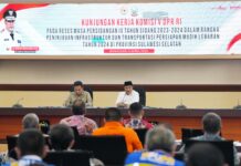 Pj Gubernur Bahtiar Perlihatkan Peta Administrasi Baru Sulsel ke Komisi V DPR RI