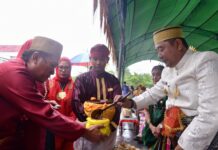 Pj Gubernur Sulsel Ikuti Ritual Adat Mappacekke Wanua Sebelum Perayaan HUT ke-22 Palopo