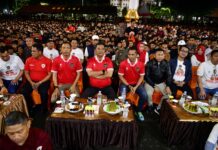 Pj Gubernur Sulsel Bersama Warga Parepare Nobar Semi Final AFC di Lapangan Andi Makkasau