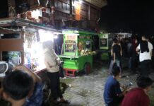 Nobar AFC CUP U-23, Danny Pomanto Bagikan Kuliner Khas Makassar ke Masyarakat