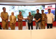 Pemkab Banggai Kagumi Inovasi Smart City di War Room Makassar