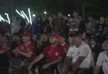 Meski Diguyur Hujan Walkot Danny dan Warga Makassar Nobar Timnas AFC Cup 2024 dengan Penuh Semangat