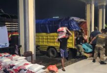 40 Ton Beras Dikirim ke Posko Induk Tanggap Darurat Banjir dan Longsor di Sulsel