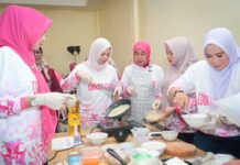 Ketua DPW Makassar Fadliah Firman dan Istri Wali Kota Se-Indonesia Kompak Masak Olahan Ikan Class di Rakernas Apeksi XVII