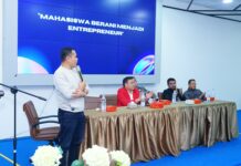 Di Bazar Kewirausahaan Digelar Unhas, Ahmad Susanto Siap Memfasilitasi Mahasiswa Jadi Wirausaha