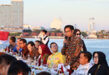 Peserta KIM Fest 2024 Nikmati Senja di Laut Losari dengan Sajian Kuliner Khas Makassar