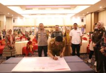 Di Sosialisasi Pengawasan Pemilu, ASN/TNI/POLRI Deklarasi Komitmen Netralitas di Pilgub Sulsel dan Pilwalkot Makassar