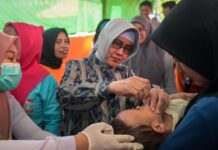Ingin Tahu Kendala Dihadapi Kader Posyandu Sambil Indira Yusuf Ismail Menyemangati Pelaku UMKM serta Menyapa Masyarakat
