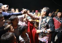 Pesta Rakyat di Pulau Kodingareng, Danny Pomanto : Daripada Pidato Mendingan Kita Diskusi dan Menyerap Semua Aspirasi Masyarakat
