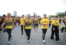 Wali Kota Makassar Danny Pomanto Dampingi Kapolda Lepas Peserta Polwan Sulsel Run 2024