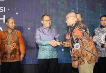 Danny Pomanto Raih Penghargaan Pariwisata dan Pelestarian Budaya pada Apresiasi Tokoh 2024