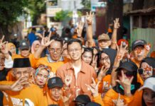 Ilham Fauzi Dikawal Emak-emak Keliling Lorong Rappocini