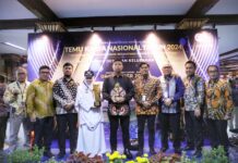 Dorong Kemajuan Kelurahan dan Desa, Kemendagri Ganjar Penghargaan Pjs Wali Kota Makassar