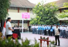 Pjs Wali Kota Arwin Azis Bakar Semangat Siswa-siswi Lomba Tata Upacara dan Baris-berbaris di SMAN 2 Makassar