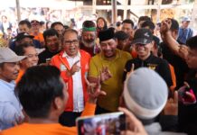 Antusias Masyarakat Tolotang Sidrap Terima Cagub Sulsel Danny Pomanto
