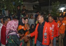 Meski Jelang Dinihari Warga Wajo Setia Menunggu Kehadiran DIA