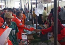 Blusukan ke Pasar Suli Luwu, Danny Pomanto Disambut Teriakan Nomor Mesa