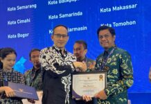 Makassar Tiga Kali Berturut-turut Raih Penghargaan Kota Terbaik TP2DD