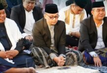 Ketua DPRD Maros Salat Id di Lapangan Pallantikang