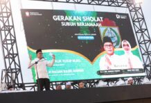 Hari Pertama Aktif, Walkot Danny Pomanto Hadiri Gerakan Salat Subuh Berjamaah