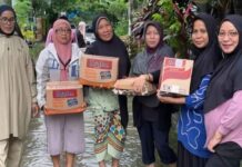 Banjir di Maros, Anggota DPRD Nurlinda Serahkan Bantuan dan Tinjau Fasilitas Rusak