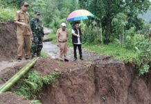 Pantau Longsor di Cenrana, Wakil Ketua DPRD Maros Minta Pemerintah Bertindak Cepat