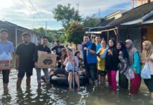 Pantau Warga Terdampak Banjir, Ari Anugrah Apresiasi Sinergitas Aparat Tangani Warga