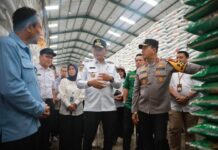 Dampingi PJ Gubernur Pantau Bulog, Walikota Makassar Beberkan Keberhasilan Tekan Inflasi