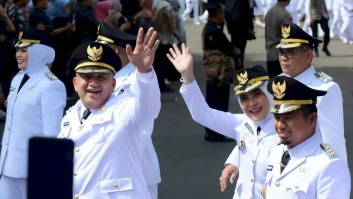 Munafri Ariffin dan Aliyah Mustika usai dilantik jadi wali kota dan wakil wali kota. (ist)