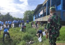 HUT TNI Angkatan Udara Ke-79, Ratusan Prajurit TNI dan POLRI Bersihkan Sampah di TPI Labuang