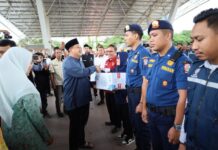 Pemkot Makassar Salurkan 7.640 Paket Sembako untuk Petugas Kebersihan, Linmas, Hingga Marbot Masjid