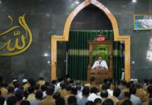 Hari Pertama di Balai Kota Makassar, Munafri Arifuddin Kumandangkan Azan Salat Zuhur