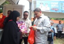 Pastikan Pasar Murah Tepat Sasaran, Wali Kota Makassar Munafri Tinjau Dua Titik Lokasi Pasar Murah