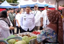 Kunjungi Gerakan Pasar Murah, Wali Kota Munafri Pastikan Harga Pangan Terjangkau