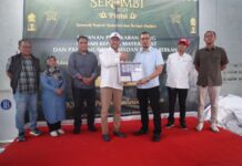 Plh Sekda Makassar Bersama Kepala BI Sulsel Buka Layanan Penukaran Uang dan Pasar Murah di Pulau Lae-lae