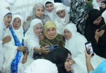 Aliyah Mustika Ilham Disambut Suka Cita Warga Saat Salat Tarwih Di Kecamatan Ujung Tanah