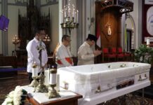 Prabowo Melayat Uskup Emeritus Mgr. Turang: Beliau Selalu Kerja untuk Rakyat Kecil