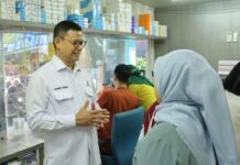 Taruna Ikrar Sidak Puskesmas Cakung: Pastikan Obat Aman, Layanan Farmasi Sesuai Standar