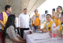 Pemkot Makassar Bekerja Sama Lions Club Bagikan Kacamata Gratis untuk Siswa