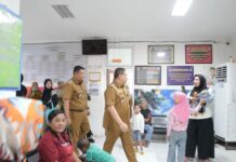Munafri Tinjau Puskesmas hingga Sekolah di Barombong, Tegaskan Komitmen Perbaikan Layanan