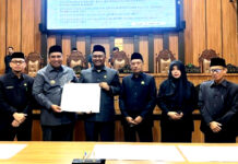 Rapat Paripurna DPRD Maros Bahas Hibah Lahan dan Program Anti-Kemiskinan