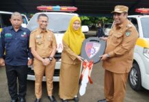 Perkuat Layanan Kesehatan, Bupati Maros Serahkan 11 Ambulans ke Puskesmas