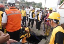 278 Satgas PU Makassar Keroyok Drainase Pettarani, Fokus Antisipasi Banjir