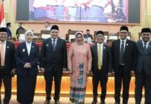Pelantikan Anggota DPRD Makassar PAW, Wali Kota Puji Pengalaman Prof Apiaty