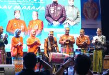 Menteri Kebudayaan Buka Festival Gau Maraja Leang-leang di Sela HUT Maros ke-66 Tahun