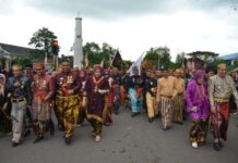 HUT Maros ke-66, Ribuan Warga Meriahkan Kirab Budaya di Ajang Gau Maraja