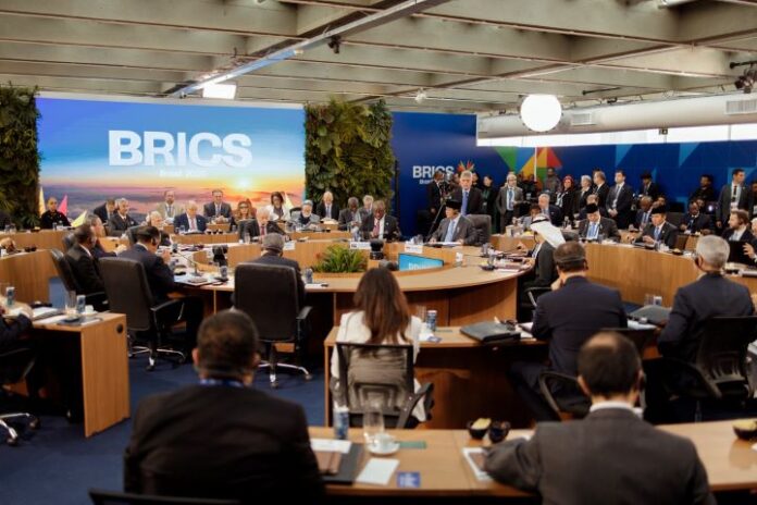 Presiden Prabowo saat berada di tengah-tengah peserta KTT BRICS. (ist)